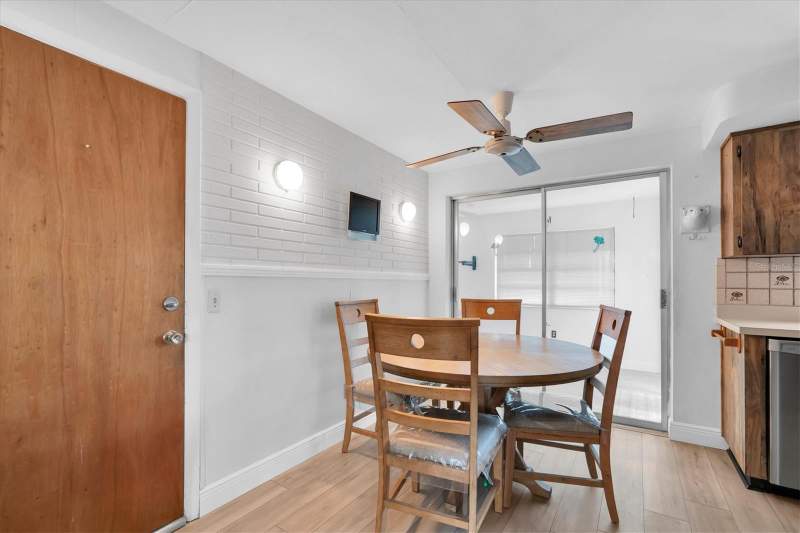 2 bedroom Single Family Residence at 4223 Moog Road, Beacon Square, Holiday — photo 5