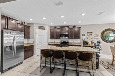 394 Blue Lake Circle, Kissimmee FL - photo 6 of 26