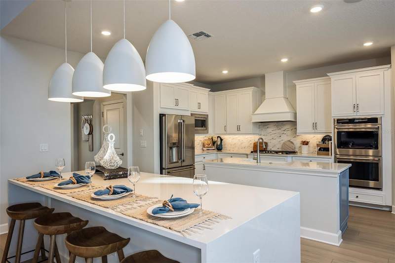 5 bedroom Single Family Residence at 19326 Lochside Lane, Lochside, Mount Dora — photo 2