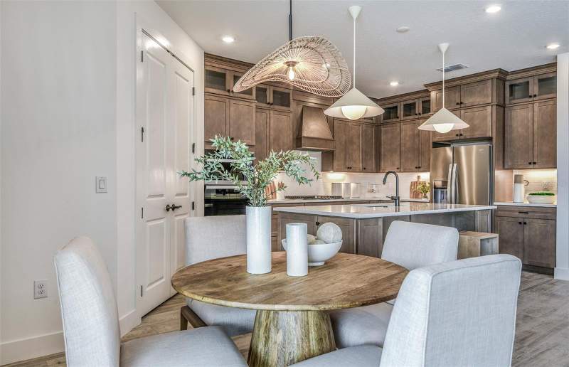 5 bedroom Single Family Residence at 13710 Brookside Haven Street, Spencer Glen North, Riverview — photo 5