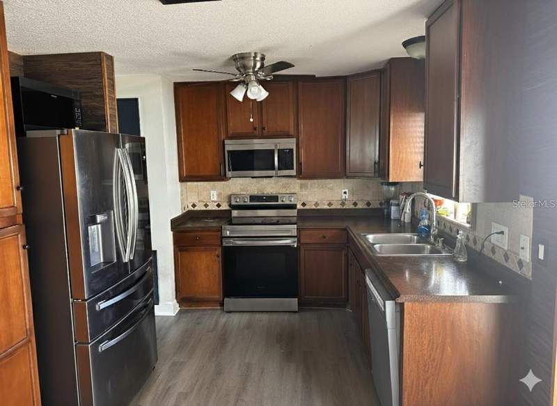 4 bedroom Single Family Residence at 2310 25th Avenue, Fairfield Acres Unit Two, Bradenton — photo 4