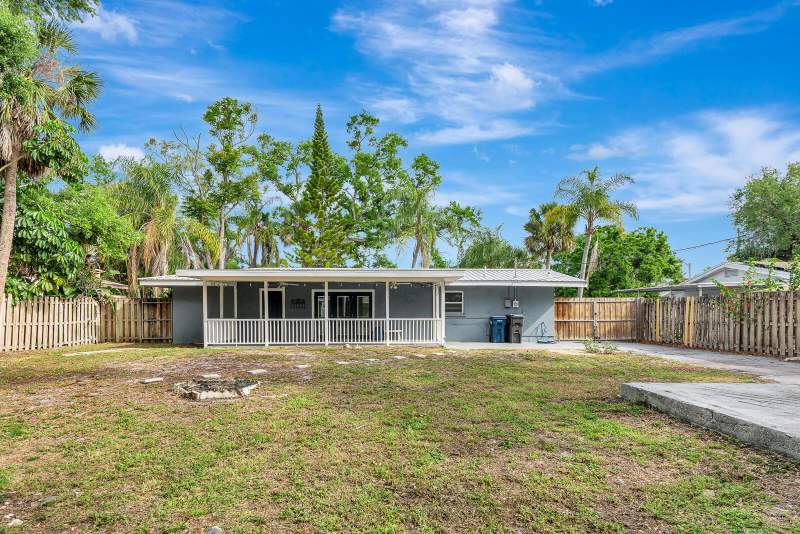 2 bedroom Single Family Residence at 2510 51st Avenue Terrace, College Heights, Bradenton — photo 2