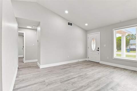 7342 Ivory Terrace, New Port Richey FL - photo 7 of 31