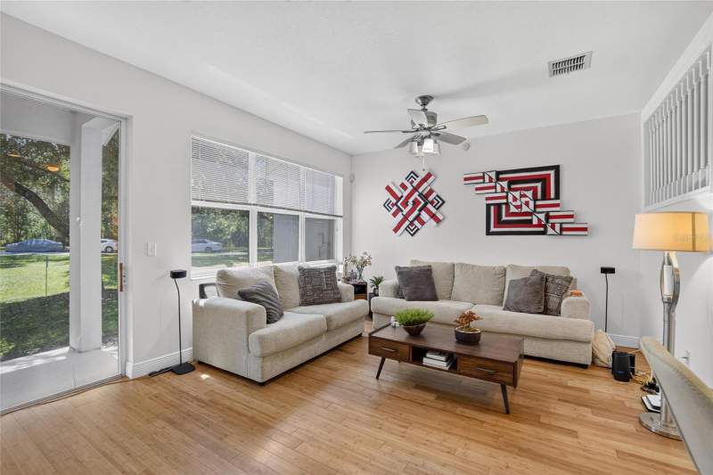 2 bedroom Townhouse at 19262 Stone Hedge Drive, Stonecreek Twnhms, Tampa — photo 4