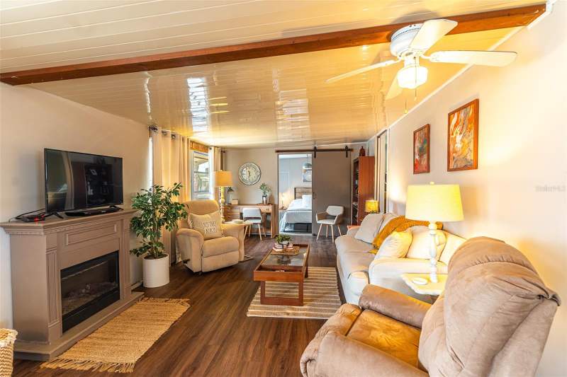 2 bedroom Manufactured Home at 77 Silversides Street, Saddlebag Lake, Lake Wales — photo 5