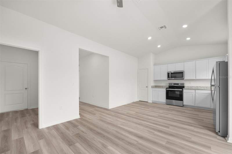 3 bedroom Single Family Residence at 13323 Tula Loop, Tula Parc, Astatula — photo 4