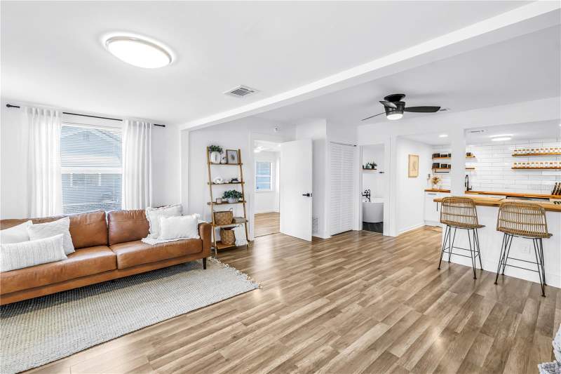 3 bedroom Single Family Residence at 1537 39th Street, Linnwood Park, St Petersburg — photo 4