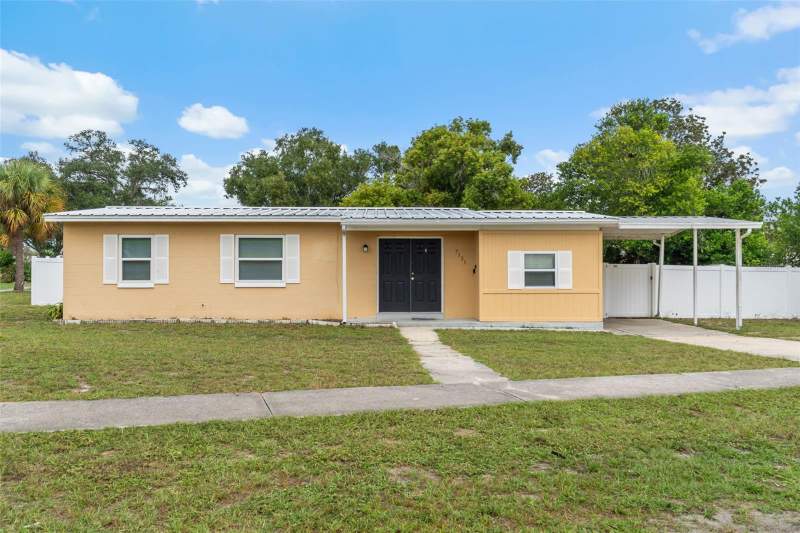 3 bedroom Single Family Residence at 7121 Catalina Street, Spring Hill, Spring Hill — photo 2