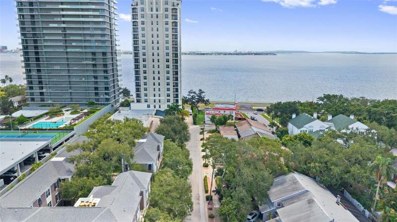 3 bedroom Townhouse at 3007 W Mason Street #A, Oakmont Twnhms, Tampa — photo 3