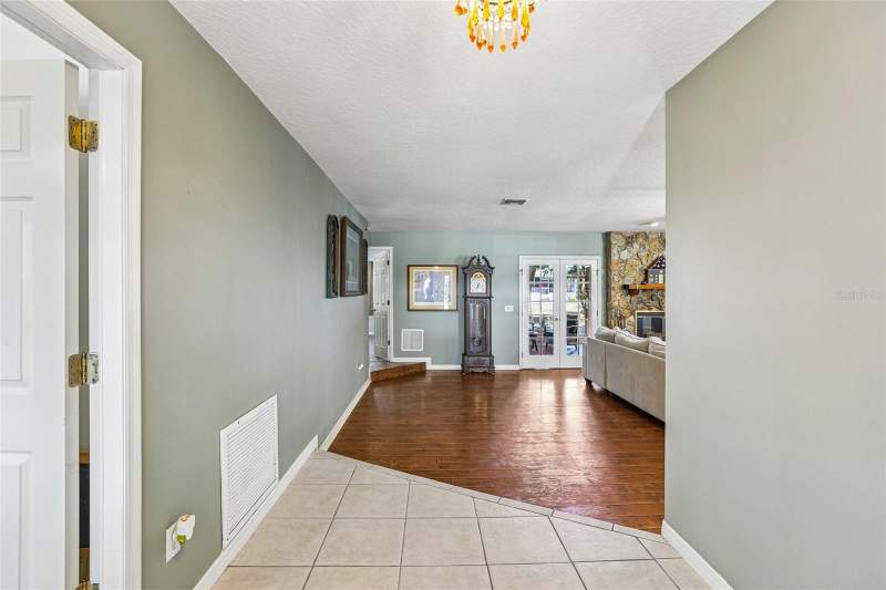 4 bedroom Single Family Residence at 3131 N Canal Drive, Lake Tarpon Estates, Palm Harbor — photo 4