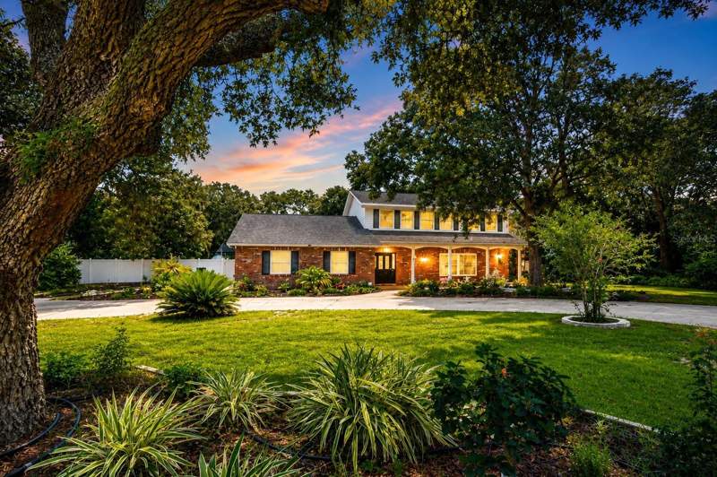 3 bedroom Single Family Residence at 901 Woodview Drive, Brandon, Brandon — photo 2
