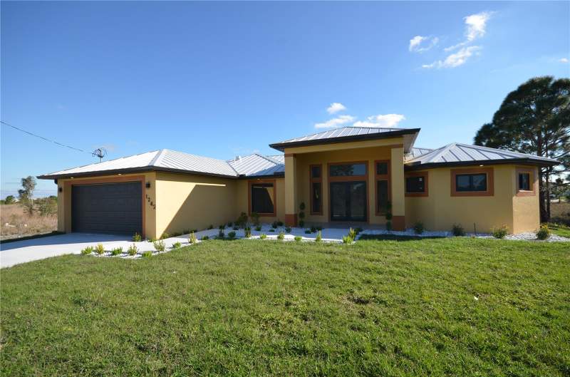 3 bedroom Single Family Residence at 1242 Hathor Street, Lee County, Lehigh Acres — photo 5