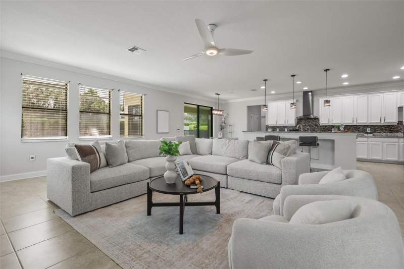 5 bedroom Single Family Residence at 17112 Guilford Court, Lake Drawdy Reserve, Orlando — photo 3