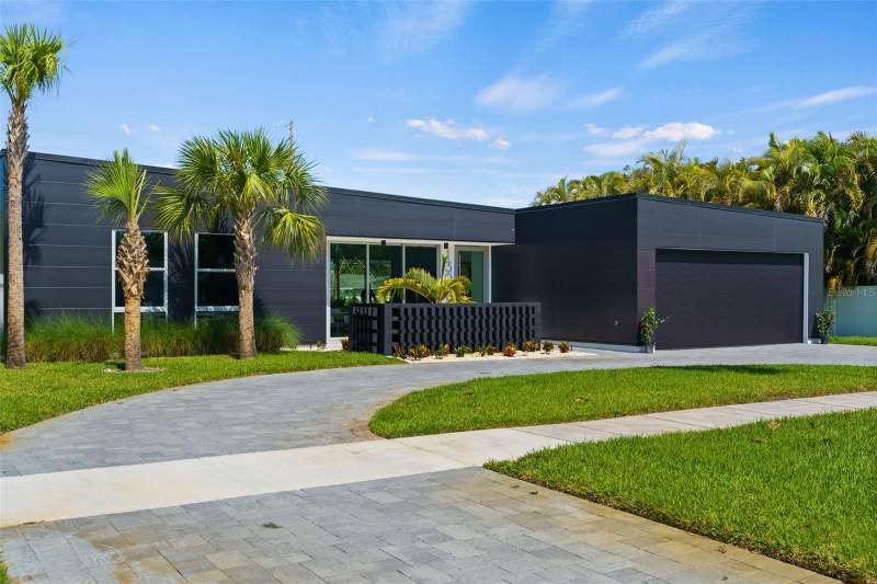 1304 INDIAN ROCKS ROAD home for sale in Belleair Estates