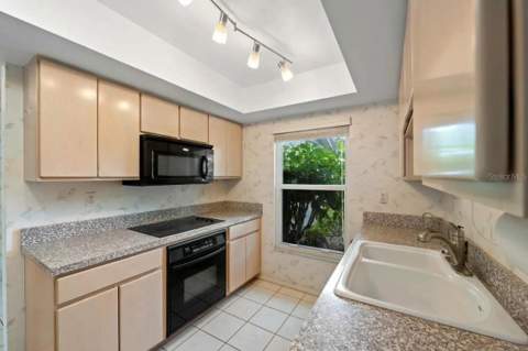 4329 Brittany Lane #59, Sarasota FL - photo 9 of 34