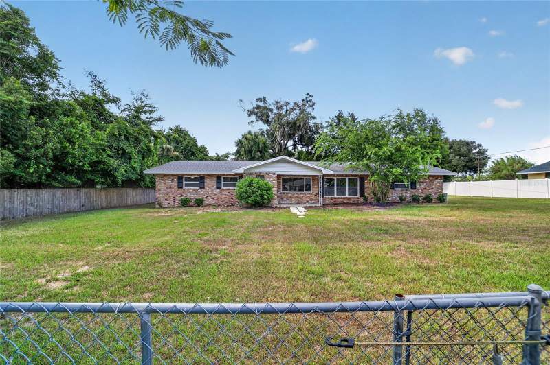 3 bedroom Single Family Residence at 2421 NE 57th Place, Ocala, Ocala — photo 2