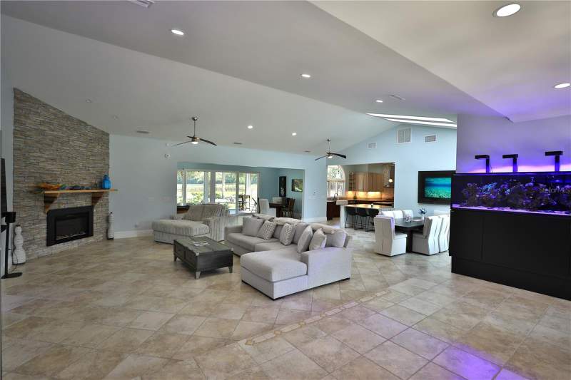 7 bedroom Farm at 14285 N US Highway 441, Acreage Non-Sub, Citra — photo 5