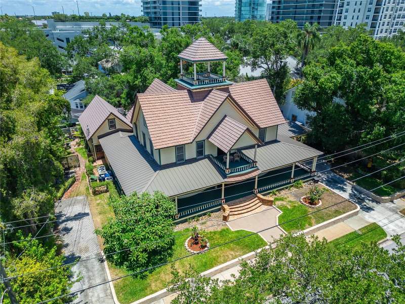 5 bedroom Single Family Residence at 3007 W Stovall Street, Crest View, Tampa — photo 4