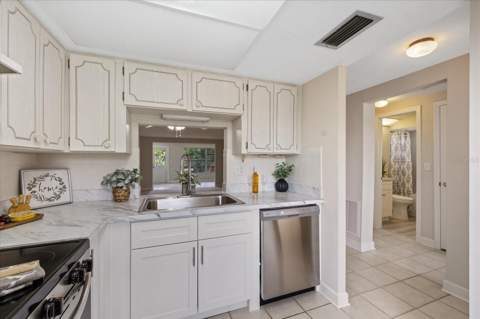 4347 Summersun Drive, New Port Richey FL - photo 12 of 43