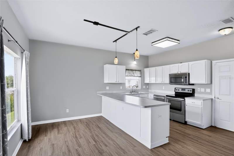 3 bedroom Single Family Residence at 1512 Presidio Drive, Clermont Skyview Sub, Clermont — photo 4