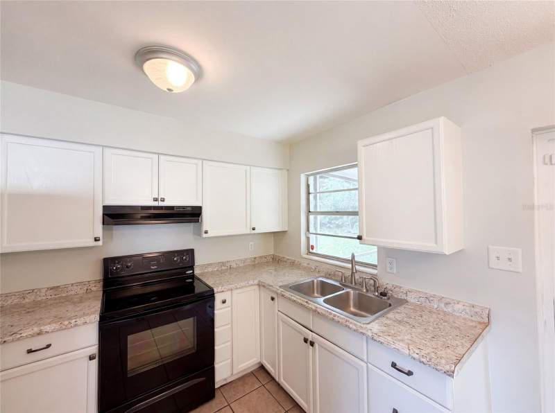 3 bedroom Single Family Residence at 1735 Jefferson Drive, Mount Dora Mount Dora Heights, Mount Dora — photo 2