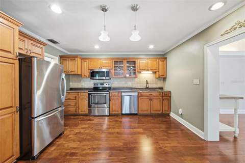1216 S Pine Lake Drive, Tampa FL - photo 17 of 47
