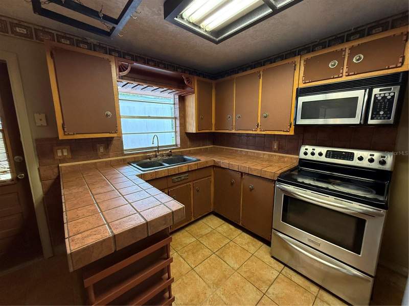 3 bedroom Single Family Residence at 141 N Edgemon Avenue, North Orlando, Winter Springs — photo 5