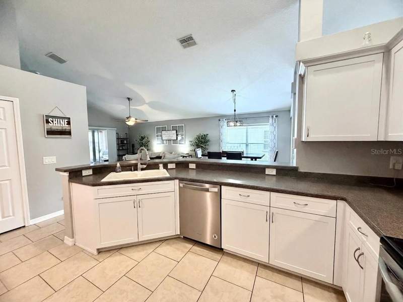 4 bedroom Single Family Residence at 13449 Meadow Golf Avenue, Meadow Oaks, Hudson — photo 5