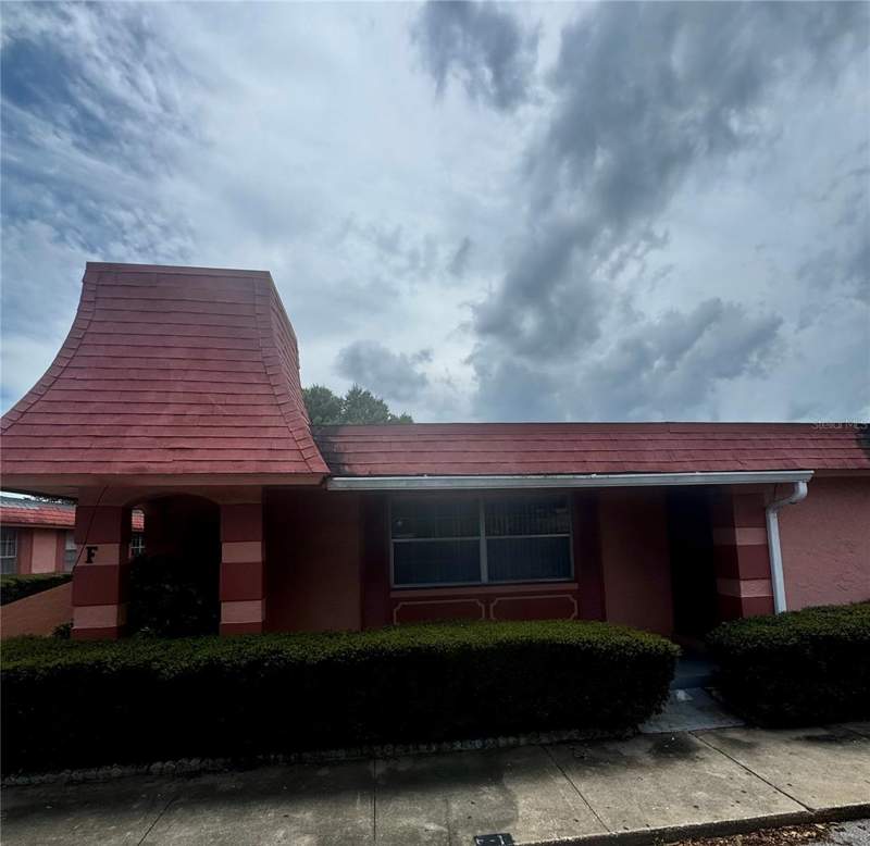 1 bedroom Condominium at 2929 W Oak Ridge Road #F4, Chateau De Ville Condo Ph 02, Orlando — photo 1