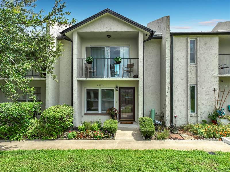 Park Lake Grove Condo