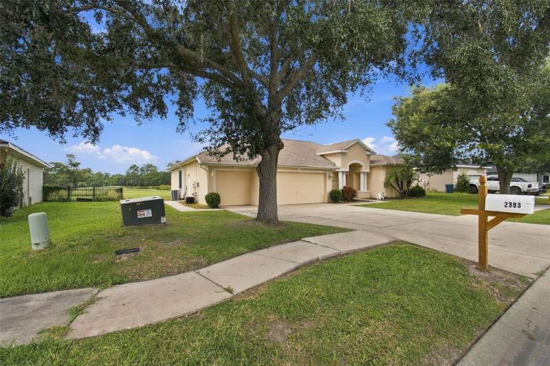 3 bedroom Single Family Residence at 2393 Old Oak Trail, Trails At Rivard Ph 1,2 & 6, Brooksville — photo 4