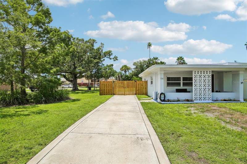 3 bedroom Single Family Residence at 114 Lake Judy Lee Drive, Largo, Largo — photo 3