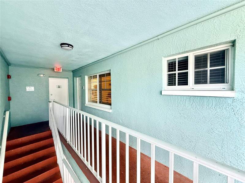 1 bedroom Condo - Hotel at 19417 Gulf Boulevard #D201, Barefoot Beach Resort Of Indian Shores, Indian Rocks Beach — photo 3