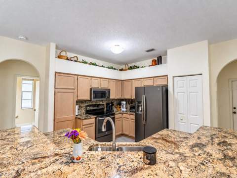 4798 Augusta Avenue, Oldsmar FL - photo 11 of 55
