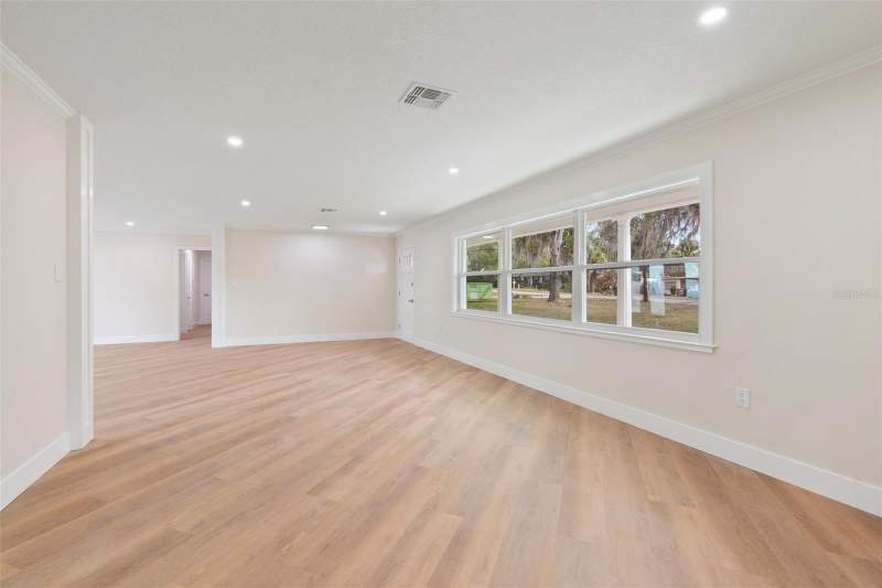 3 bedroom Single Family Residence at 1310 E CROOKED LAKE DRIVE, EUSTIS HANNUM HEIGHTS, EUSTIS — photo 3
