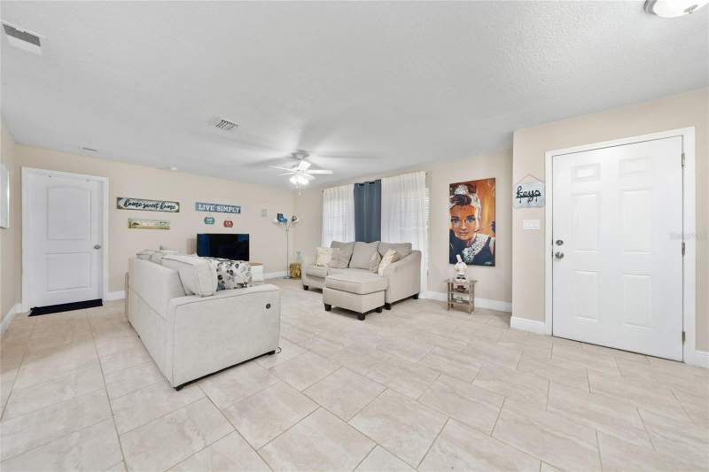 4 bedroom Single Family Residence at 12131 Agana Street, Pepper Mill Sec 03, Orlando — photo 5