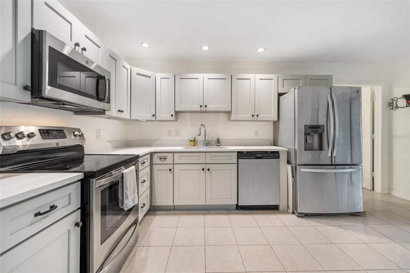 3 bedroom Single Family Residence at 2040 E Triangle Drive, Lake Brantley Isles 2nd Add, Longwood — photo 4