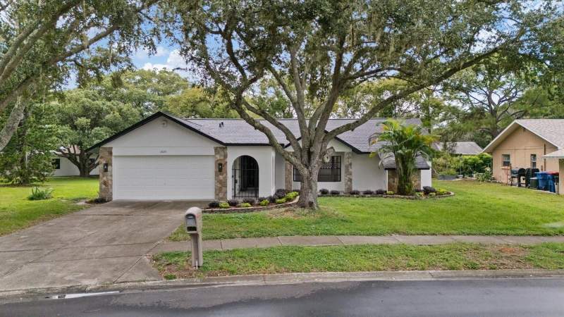 3 bedroom Single Family Residence at 3655 Erin Brook Drive, Greenbrook Estates, New Port Richey — photo 2