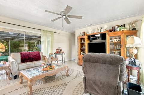 6801 17th Lane, St Petersburg FL - photo 8 of 43