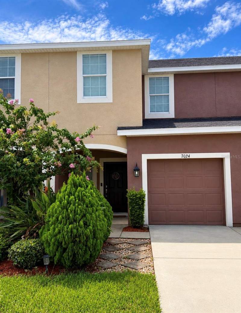 7024 WOODCHASE GLEN DRIVE home for sale in Oak Creek