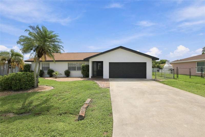 3 bedroom Single Family Residence at 7402 SEA ISLAND ROAD, SAN CARLOS PARK GOLF COURSE, FORT MYERS — photo 1