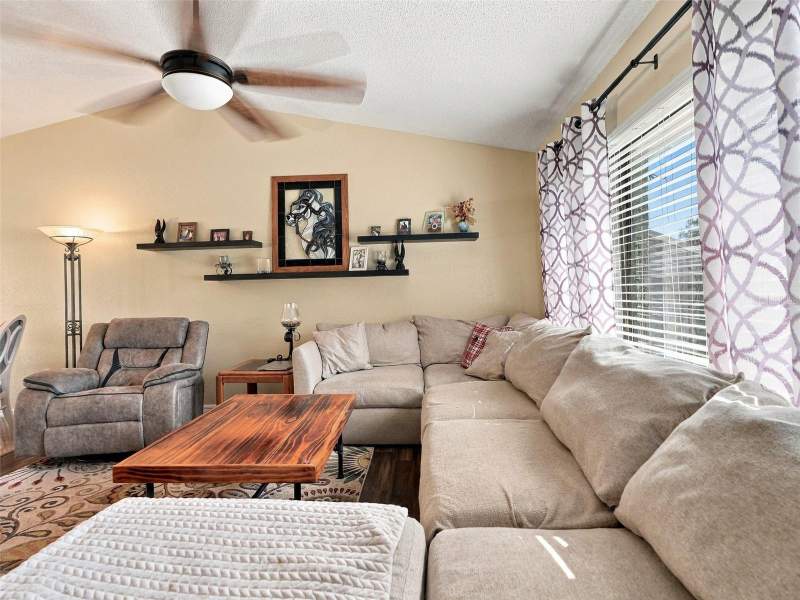 2 bedroom Single Family Residence at 13325 Barlington Street, Spring Hill, Spring Hill — photo 4