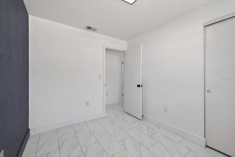 8309 Tupelo Drive, Tampa FL - photo 16 of 27