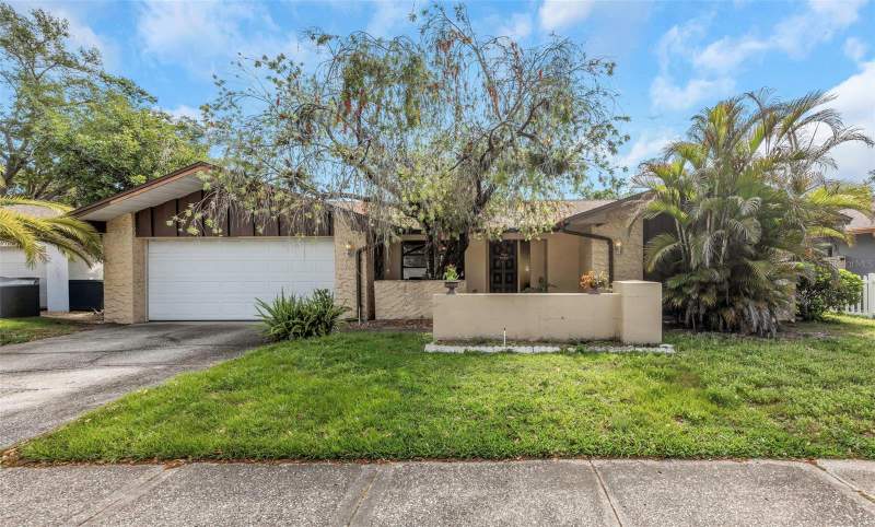 107 COUNTRY VILLAS DRIVE home for sale in Country Villas