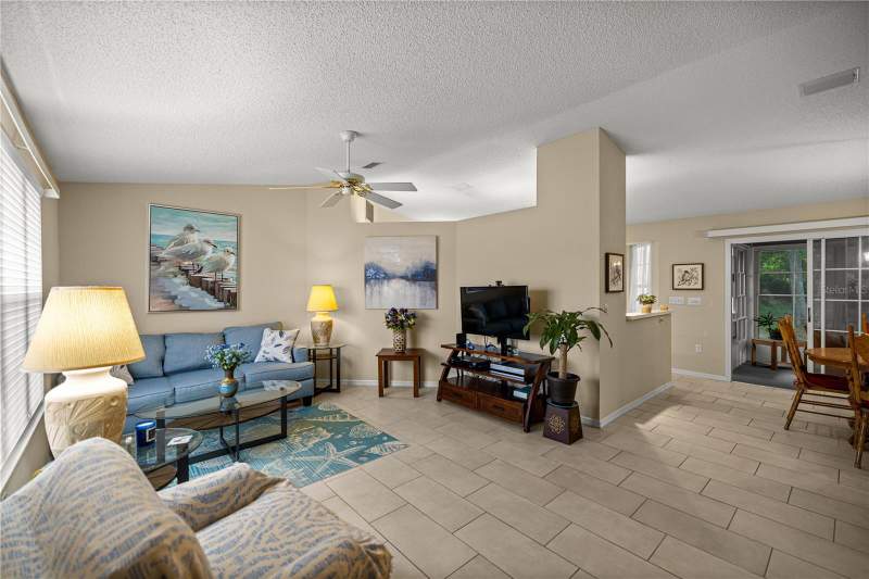 2 bedroom Single Family Residence at 8137 SW 117th Loop, Oak Run, Ocala — photo 5