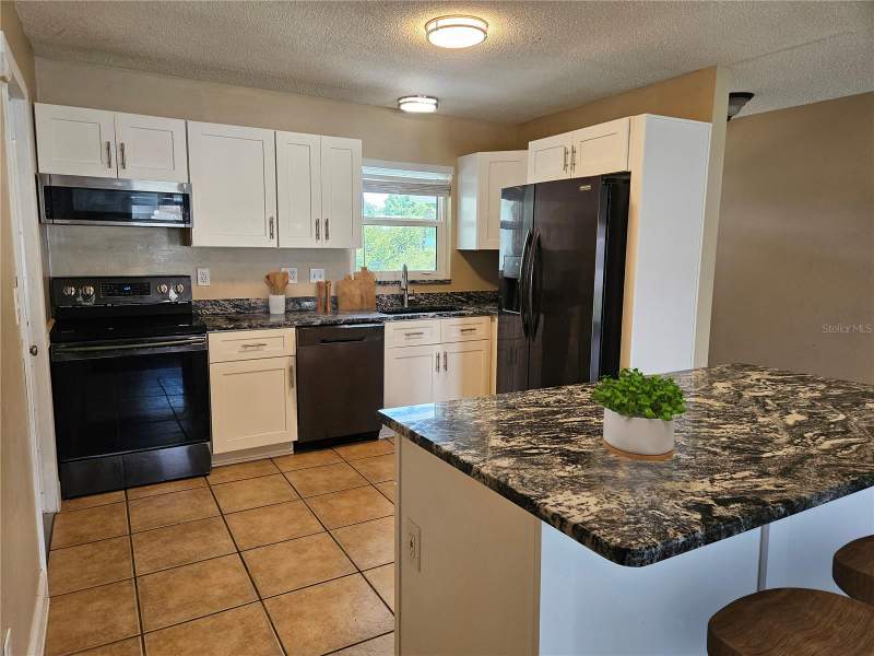 3 bedroom Single Family Residence at 6092 Burch Street, Bonnie Bay Unit One, St Petersburg — photo 5