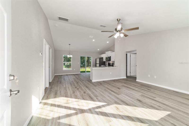 3 bedroom Single Family Residence at 13761 SE 101st Terrace, Belleview Heights Estates, Belleview — photo 4