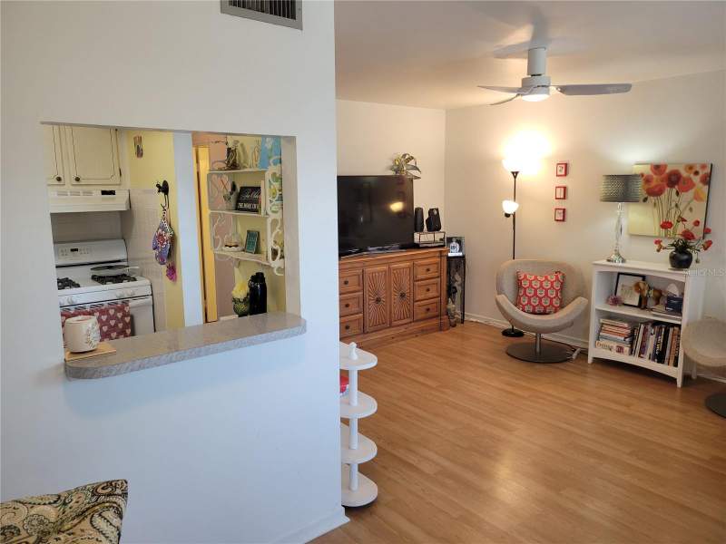 1 bedroom Condominium at 5945 21st Street #18, Town Apts Condo, St Petersburg — photo 5