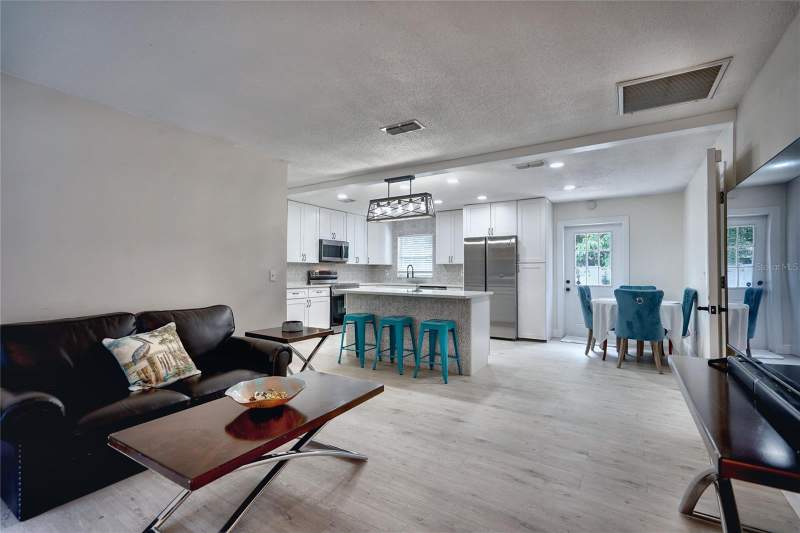 4 bedroom Single Family Residence at 5112 GLASGOW AVENUE, LAKE MARSHA HIGHLANDS FIRST ADD, ORLANDO — photo 4