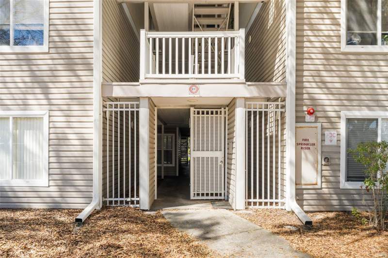 4 bedroom Condominium at 4000 SW 23rd Street #2-303, Countryside University, Gainesville — photo 2